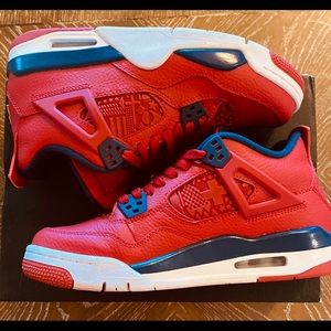 Jordan 4 Retro Shoes- like new!!!! Size- 7
